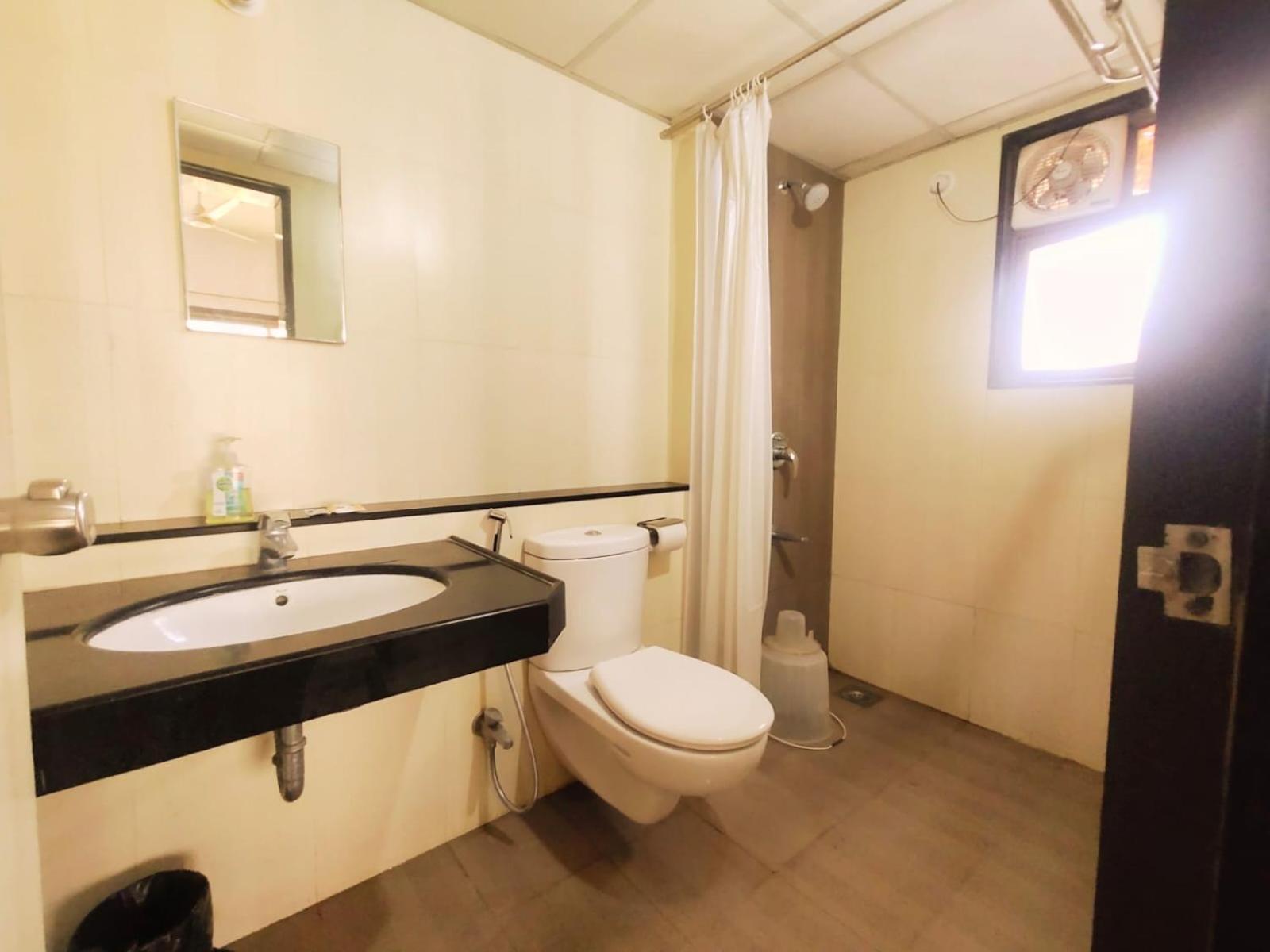 Private Rooms In Blue Ridge Хинджевади Екстериор снимка