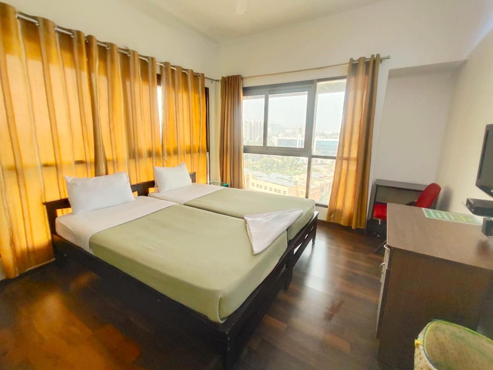 Private Rooms In Blue Ridge Хинджевади Екстериор снимка