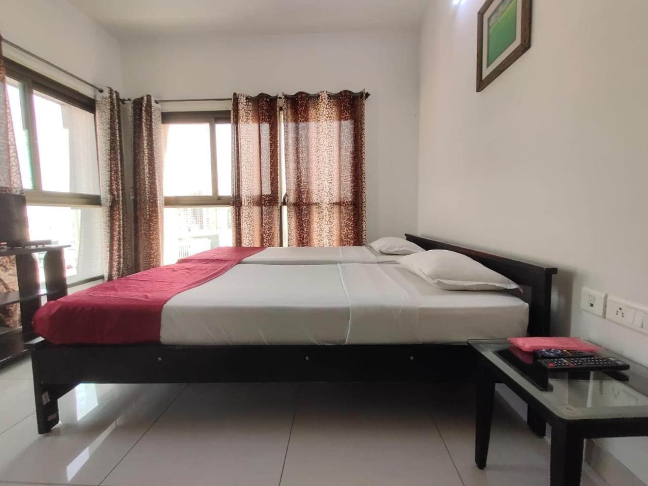 Private Rooms In Blue Ridge Хинджевади Екстериор снимка