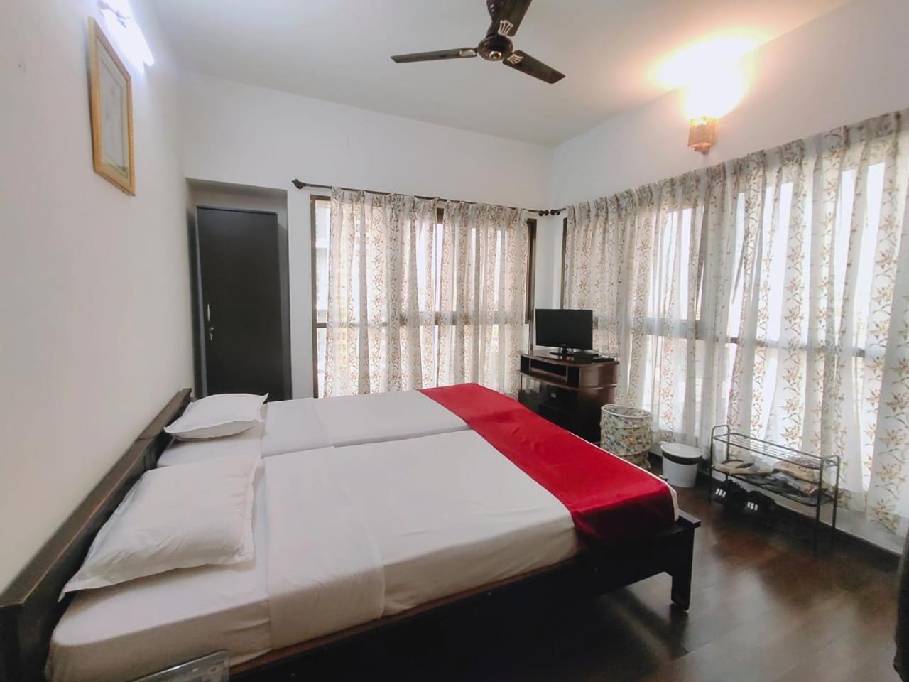 Private Rooms In Blue Ridge Хинджевади Екстериор снимка