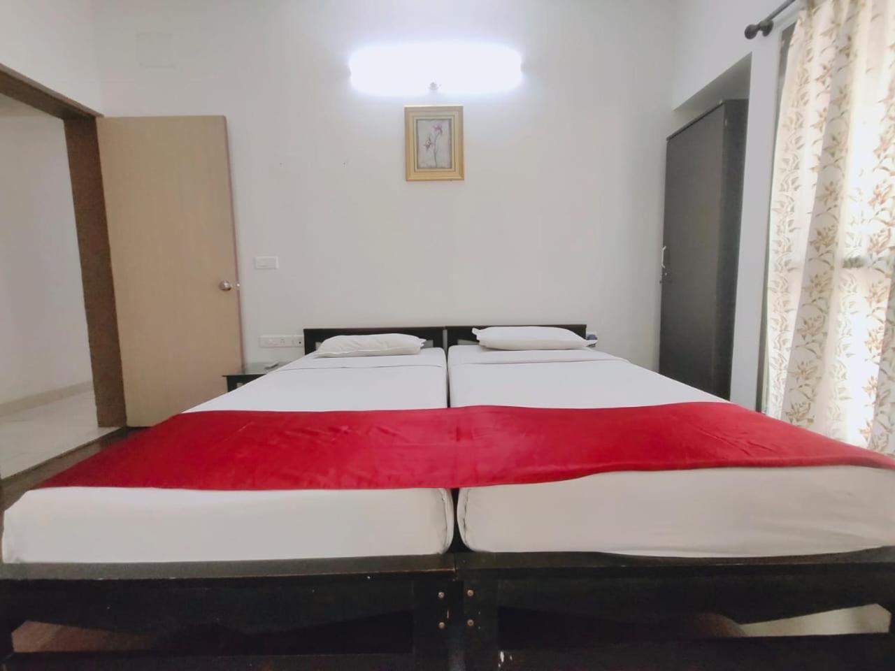 Private Rooms In Blue Ridge Хинджевади Екстериор снимка